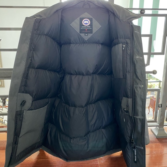 Canada Goose Banff Parka - Picture 3 of 3